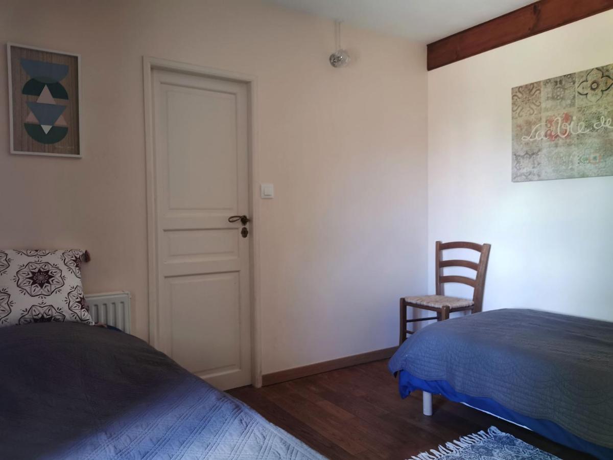 Les Jardins De Camelot Bed & Breakfast Villegouge Dış mekan fotoğraf