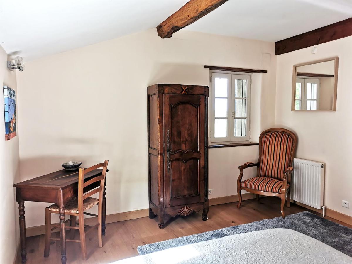 Les Jardins De Camelot Bed & Breakfast Villegouge Dış mekan fotoğraf