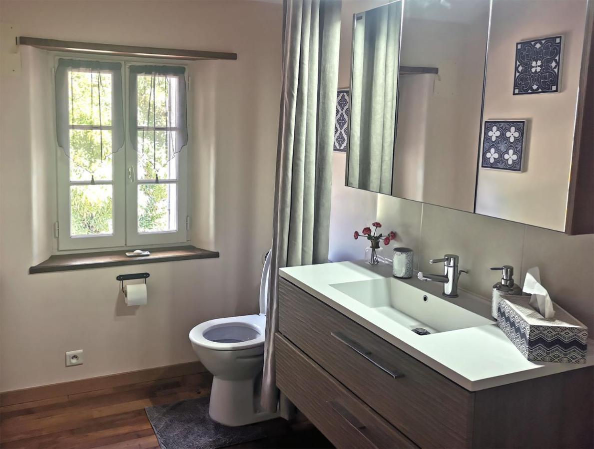 Les Jardins De Camelot Bed & Breakfast Villegouge Dış mekan fotoğraf