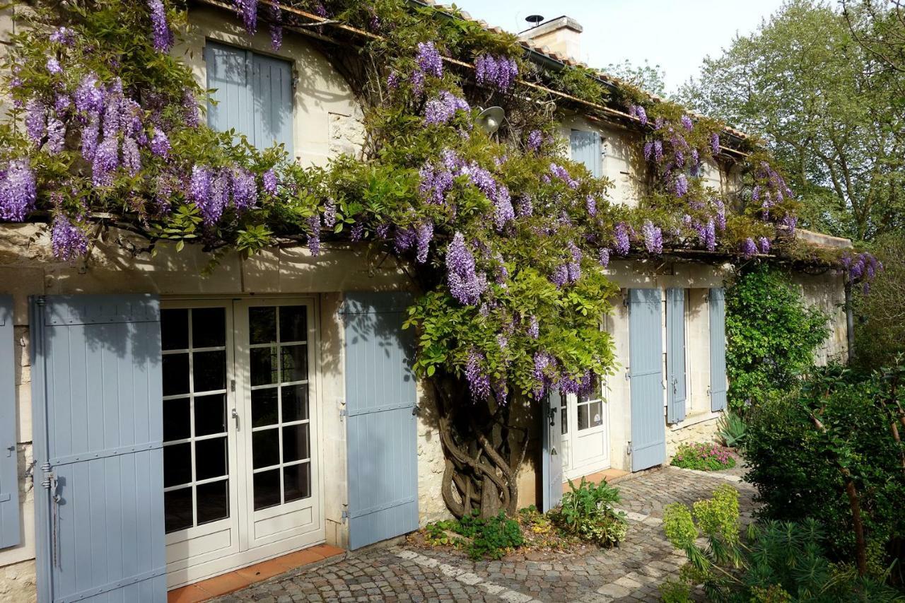 Les Jardins De Camelot Bed & Breakfast Villegouge Dış mekan fotoğraf