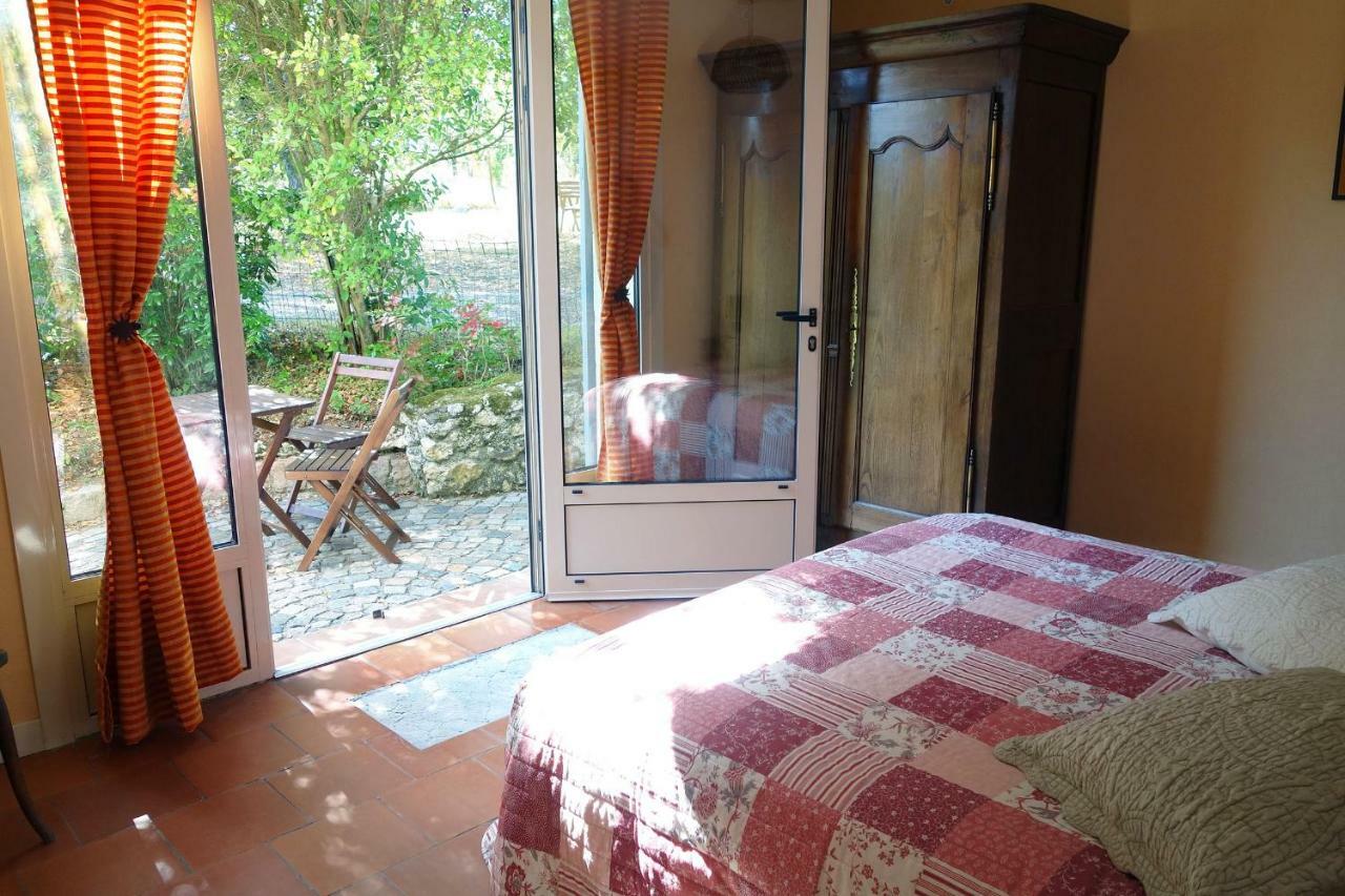 Les Jardins De Camelot Bed & Breakfast Villegouge Dış mekan fotoğraf